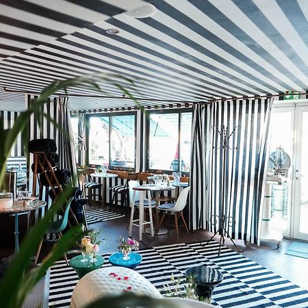 O Petit Monde Hotel Sanary-sur-Mer Luaran gambar